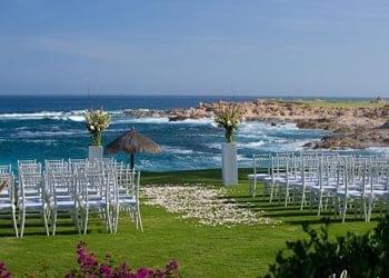 Oceanfront ceremony in Cabo
